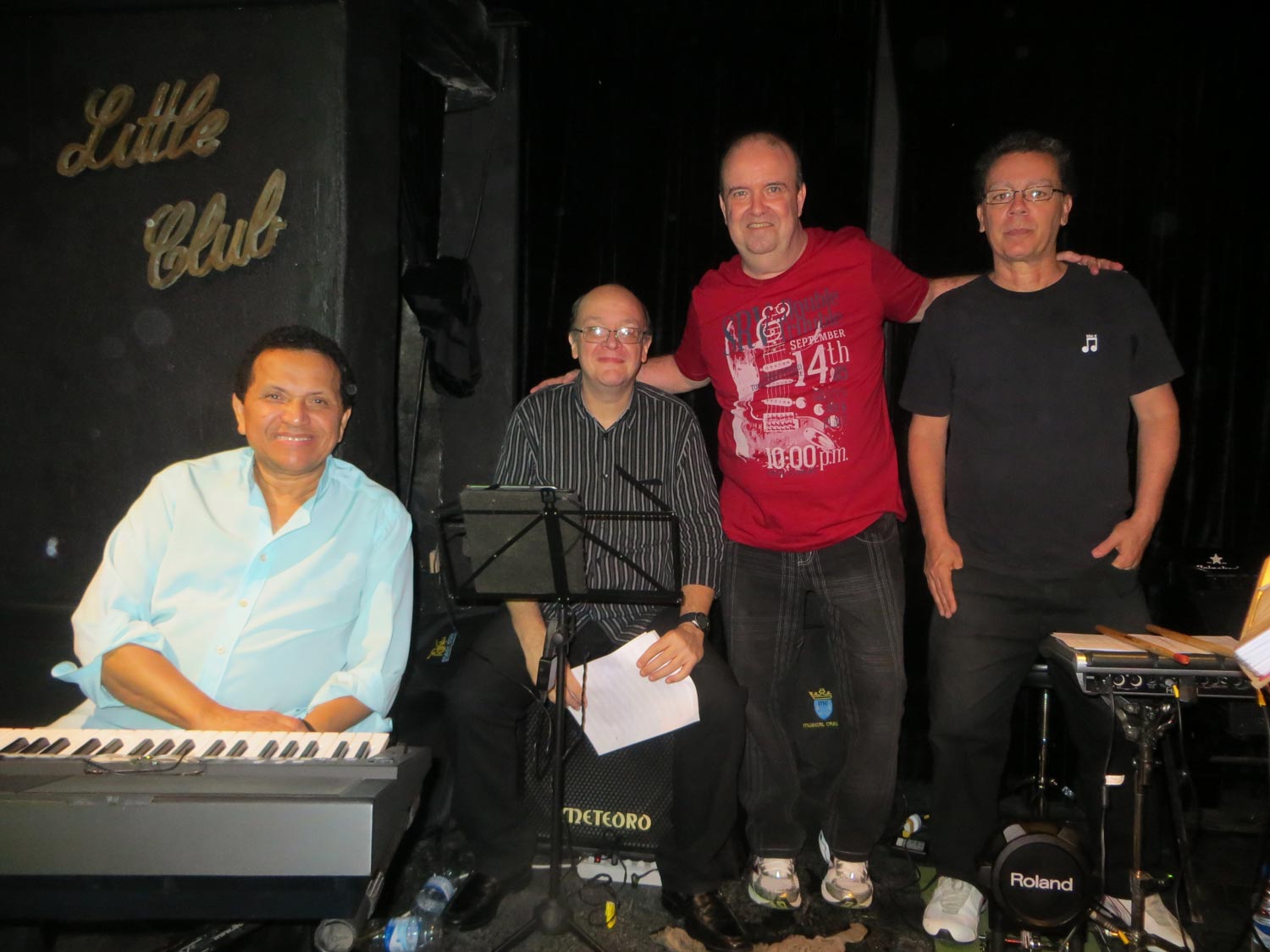 Show no Beco das Garrafas em 2015 com os músicos Moisés Pedrosa, André Gonçalves e Moacyr Neves